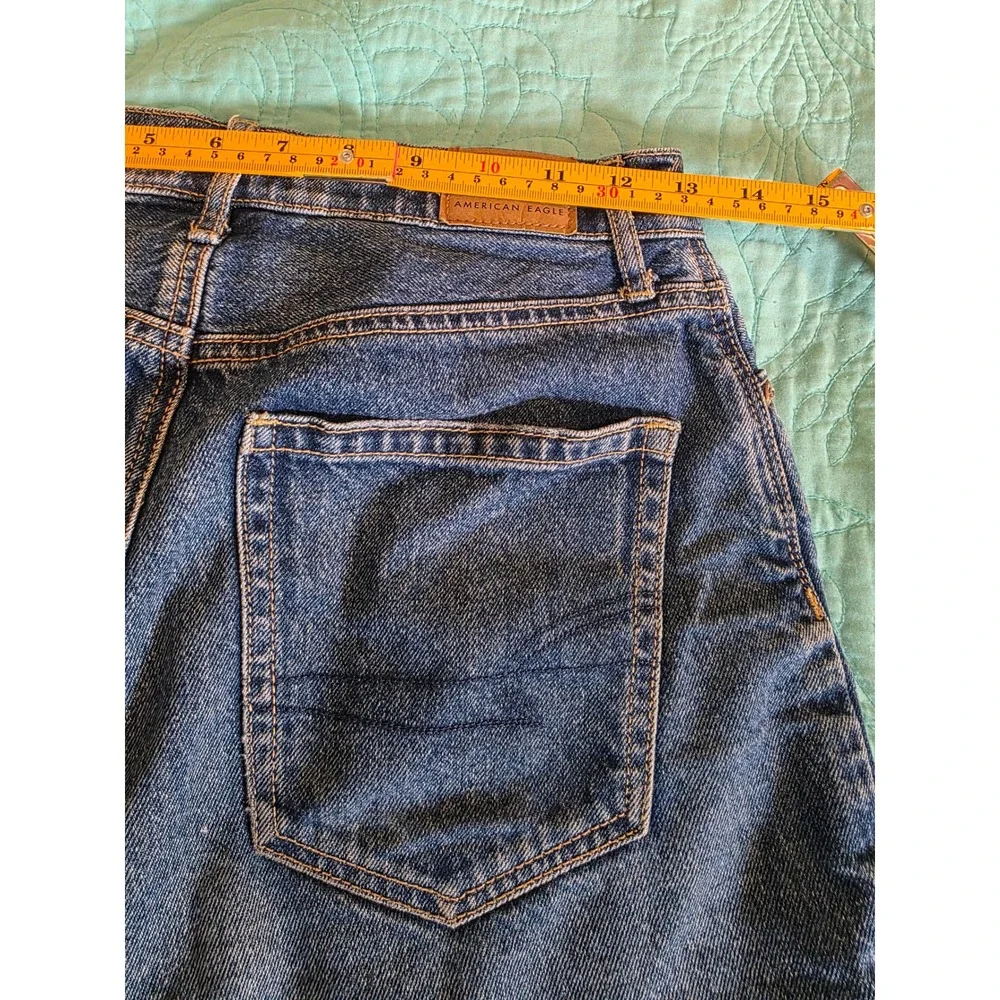 American Eagle High Waisted Denim Shorts Size 2 Medium Wash Raw Hem Cut Offs